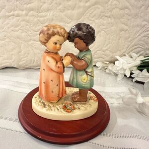 M.I. Hummel Friends Together Limited Commemorative Edition‎ for UNICEF 1992